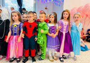 "Roztańczony karnawał" - bal w gr. XI