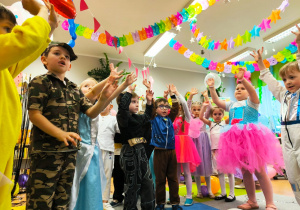 "Niech żyje bal!"- walentynkowy bal karnawałowy w gr. XII