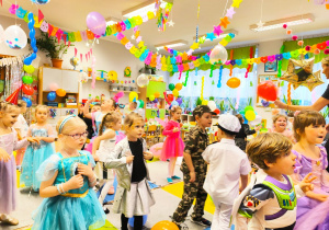 "Niech żyje bal!"- walentynkowy bal karnawałowy w gr. XII