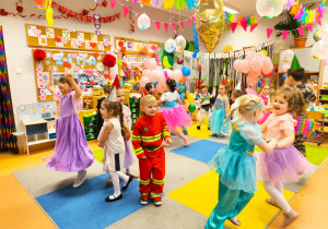 "Niech żyje bal!"- walentynkowy bal karnawałowy w gr. XII