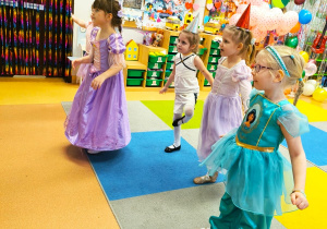 "Niech żyje bal!"- walentynkowy bal karnawałowy w gr. XII