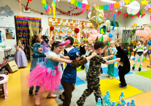 "Niech żyje bal!"- walentynkowy bal karnawałowy w gr. XII