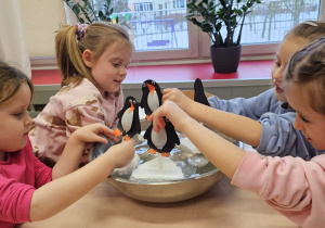 „Zima pełna magii” – projekt edukacyjny w gr. IV - ciąg dalszy