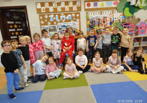 „Czytanie łączy pokolenia”- projekt czytelniczy w gr. XII