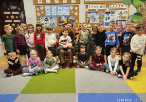 „Czytanie łączy pokolenia”- projekt czytelniczy w gr. XII