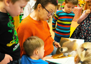 „Czytanie łączy pokolenia”- projekt czytelniczy w gr. XII