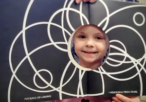 W bibliotece gościliśmy – wielki świat książek odkryliśmy - grupa X.