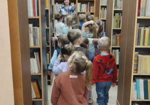 W bibliotece gościliśmy – wielki świat książek odkryliśmy - grupa X.