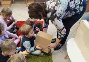 W bibliotece gościliśmy – wielki świat książek odkryliśmy - grupa X.