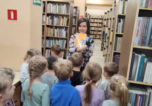 W bibliotece gościliśmy – wielki świat książek odkryliśmy - grupa X.