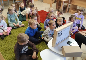 W bibliotece gościliśmy – wielki świat książek odkryliśmy - grupa X.