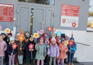 W bibliotece gościliśmy – wielki świat książek odkryliśmy - grupa X.