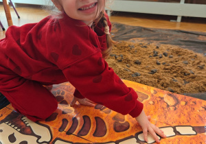 "Tajemnice prehistorycznego świata dinozaurów"-czyli projekt edukacyjny w grupie II