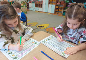 "Tajemnice prehistorycznego świata dinozaurów"-czyli projekt edukacyjny w grupie II