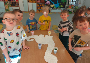 "Tajemnice prehistorycznego świata dinozaurów"-czyli projekt edukacyjny w grupie II