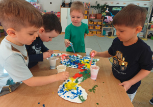 "Tajemnice prehistorycznego świata dinozaurów"-czyli projekt edukacyjny w grupie II