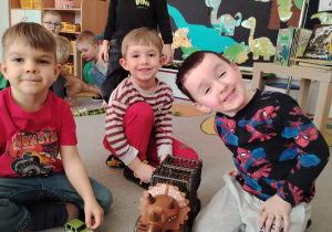 "Tajemnice prehistorycznego świata dinozaurów"-czyli projekt edukacyjny w grupie II