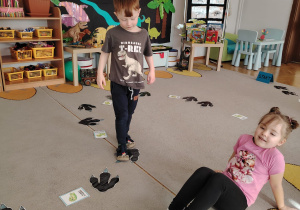 "Tajemnice prehistorycznego świata dinozaurów"-czyli projekt edukacyjny w grupie II