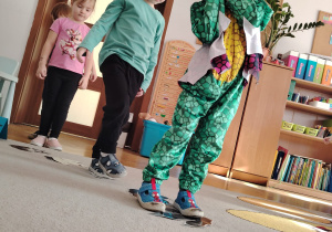 "Tajemnice prehistorycznego świata dinozaurów"-czyli projekt edukacyjny w grupie II