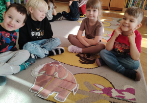 "Tajemnice prehistorycznego świata dinozaurów"-czyli projekt edukacyjny w grupie II