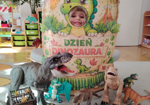 "Tajemnice prehistorycznego świata dinozaurów"-czyli projekt edukacyjny w grupie II