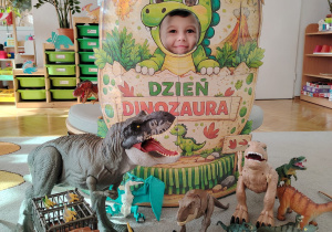 "Tajemnice prehistorycznego świata dinozaurów"-czyli projekt edukacyjny w grupie II