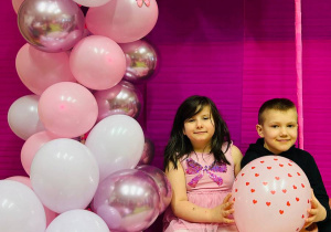 "Herbaciana niespodzianka"- Dzień Kobiet w gr. VI