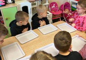 "Herbaciana niespodzianka"- Dzień Kobiet w gr. VI