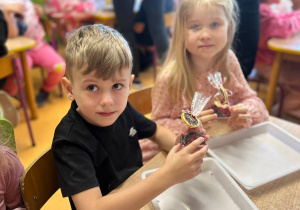 "Herbaciana niespodzianka"- Dzień Kobiet w gr. VI