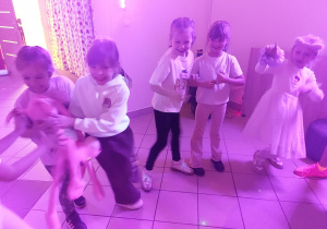 ,,Dzień Kobiet w sali animacyjnej BaJa” – grupa V