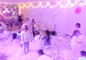 ,,Dzień Kobiet w sali animacyjnej BaJa” – grupa V