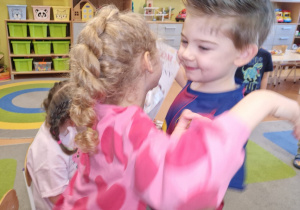 Salon pięknych fryzur w grupie X na DZIEŃ KOBIET