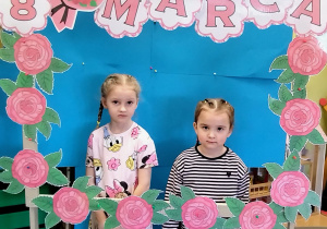 Salon pięknych fryzur w grupie X na DZIEŃ KOBIET