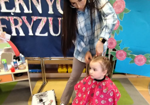 Salon pięknych fryzur w grupie X na DZIEŃ KOBIET