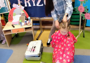 Salon pięknych fryzur w grupie X na DZIEŃ KOBIET