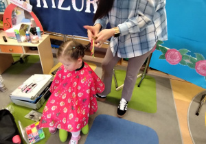 Salon pięknych fryzur w grupie X na DZIEŃ KOBIET