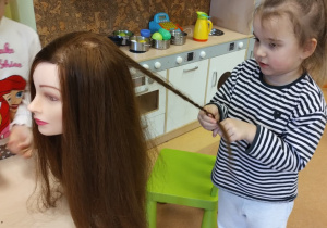 Salon pięknych fryzur w grupie X na DZIEŃ KOBIET