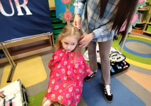 Salon pięknych fryzur w grupie X na DZIEŃ KOBIET