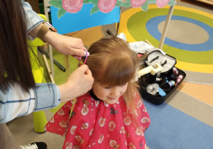 Salon pięknych fryzur w grupie X na DZIEŃ KOBIET