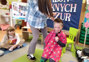 Salon pięknych fryzur w grupie X na DZIEŃ KOBIET