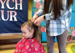 Salon pięknych fryzur w grupie X na DZIEŃ KOBIET