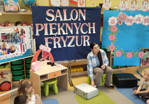 Salon pięknych fryzur w grupie X na DZIEŃ KOBIET