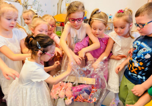 Świętujemy Dzień Kobiet w gr. III,XI i XII