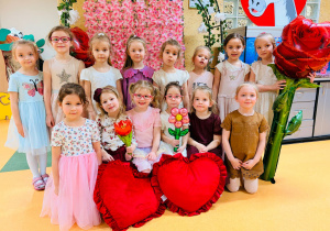 Świętujemy Dzień Kobiet w gr. XI i XII