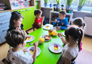 Świętujemy Dzień Kobiet w gr. XI i XII