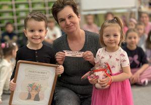 "Słoik pozytywnych myśli"- Dzień Kobiet w grupie VII