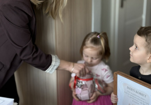 "Słoik pozytywnych myśli"- Dzień Kobiet w grupie VII