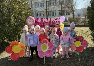 "Słoik pozytywnych myśli"- Dzień Kobiet w grupie VII