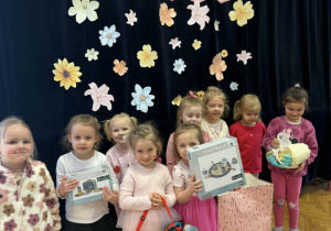 "Słoik pozytywnych myśli"- Dzień Kobiet w grupie VII