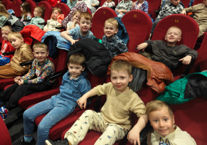 „Magiczny Świat Pana Andersena”- przedstawienie teatralne w KCK (gr. II,III,VI,X)